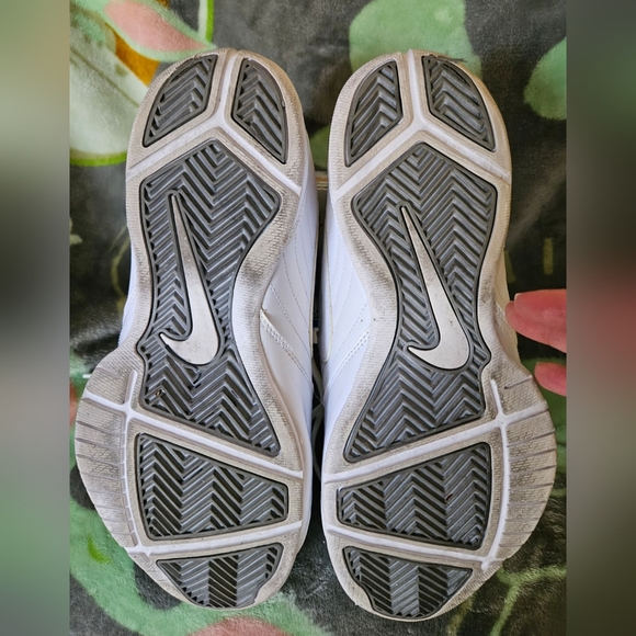 Nike Mens Sneakers Size 10 - Picture 4 of 10